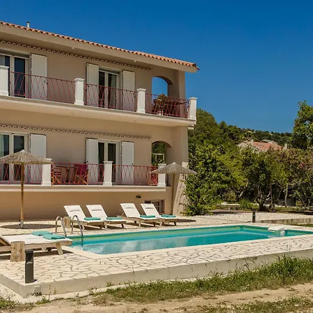 Ostria Vila *