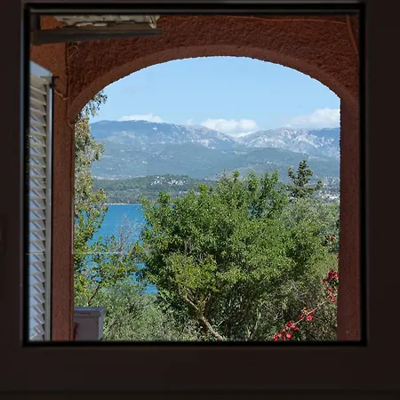 Ostria Villa Lixouri