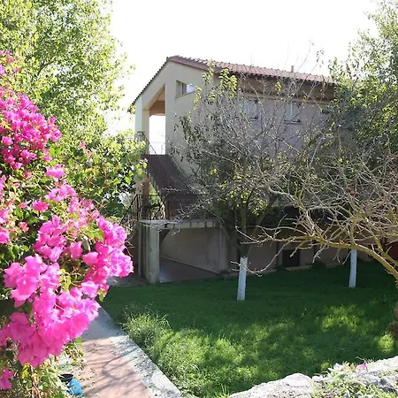 Ostria Villa Lixúri